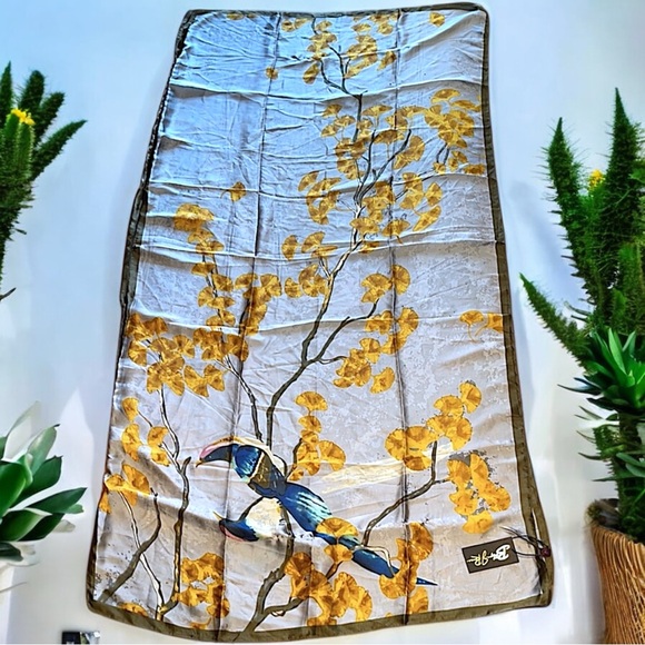 NEW The Madrid Off The Shoulder with Dolman Sleeves Dress - Picture 14 of 16